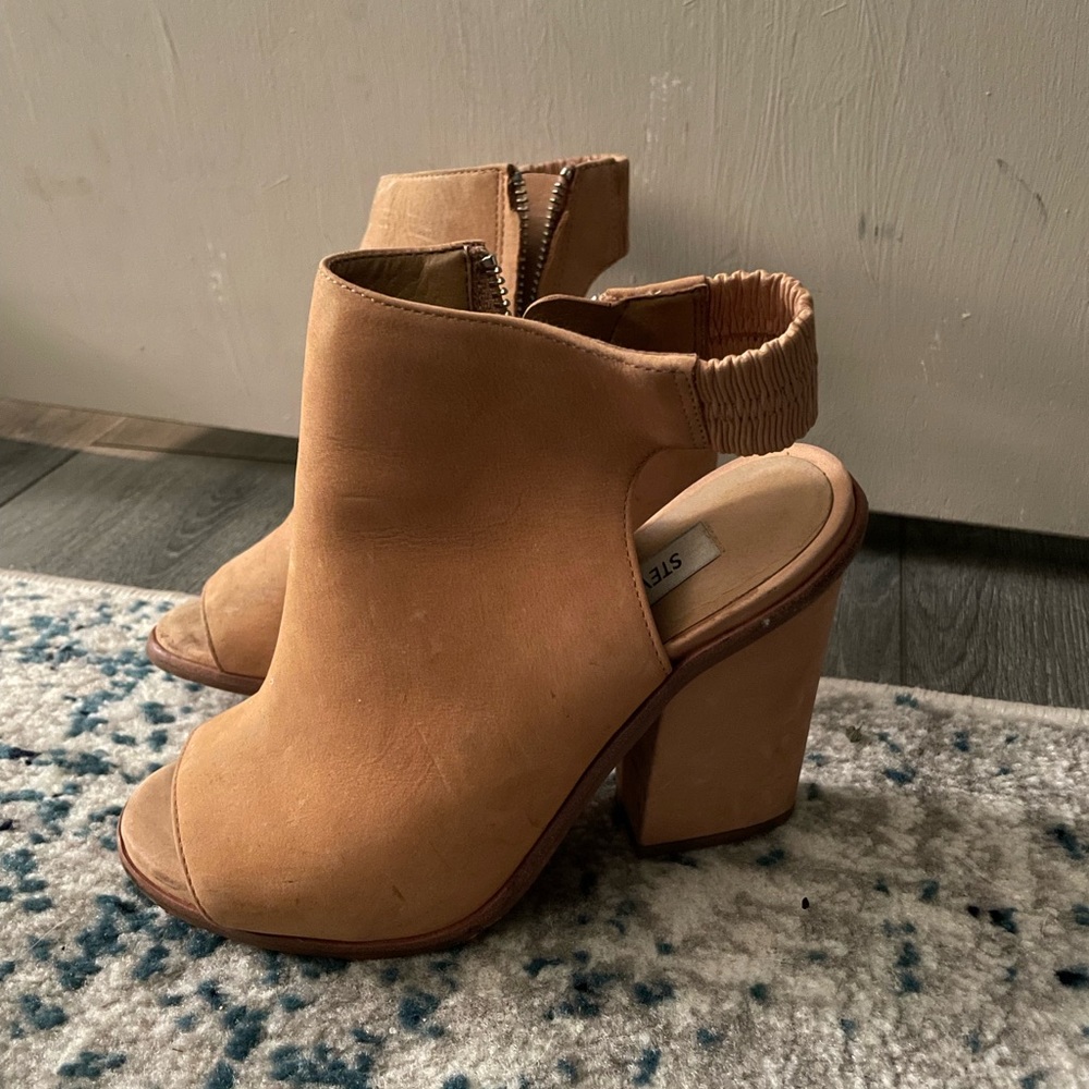Steve Madden heel booties - Picture 2 of 4